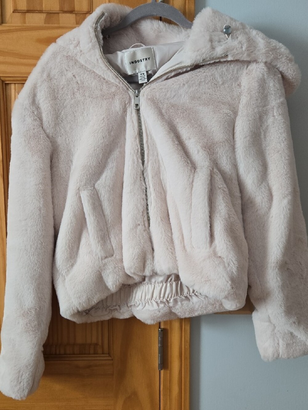 Womens White Plush Hooded Jacket - MEDIUM - NWOT